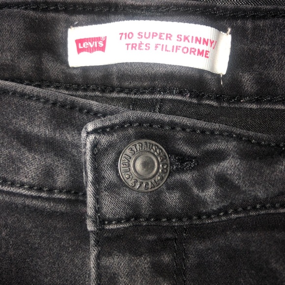 Black Levi’s Jeans - Picture 3 of 3